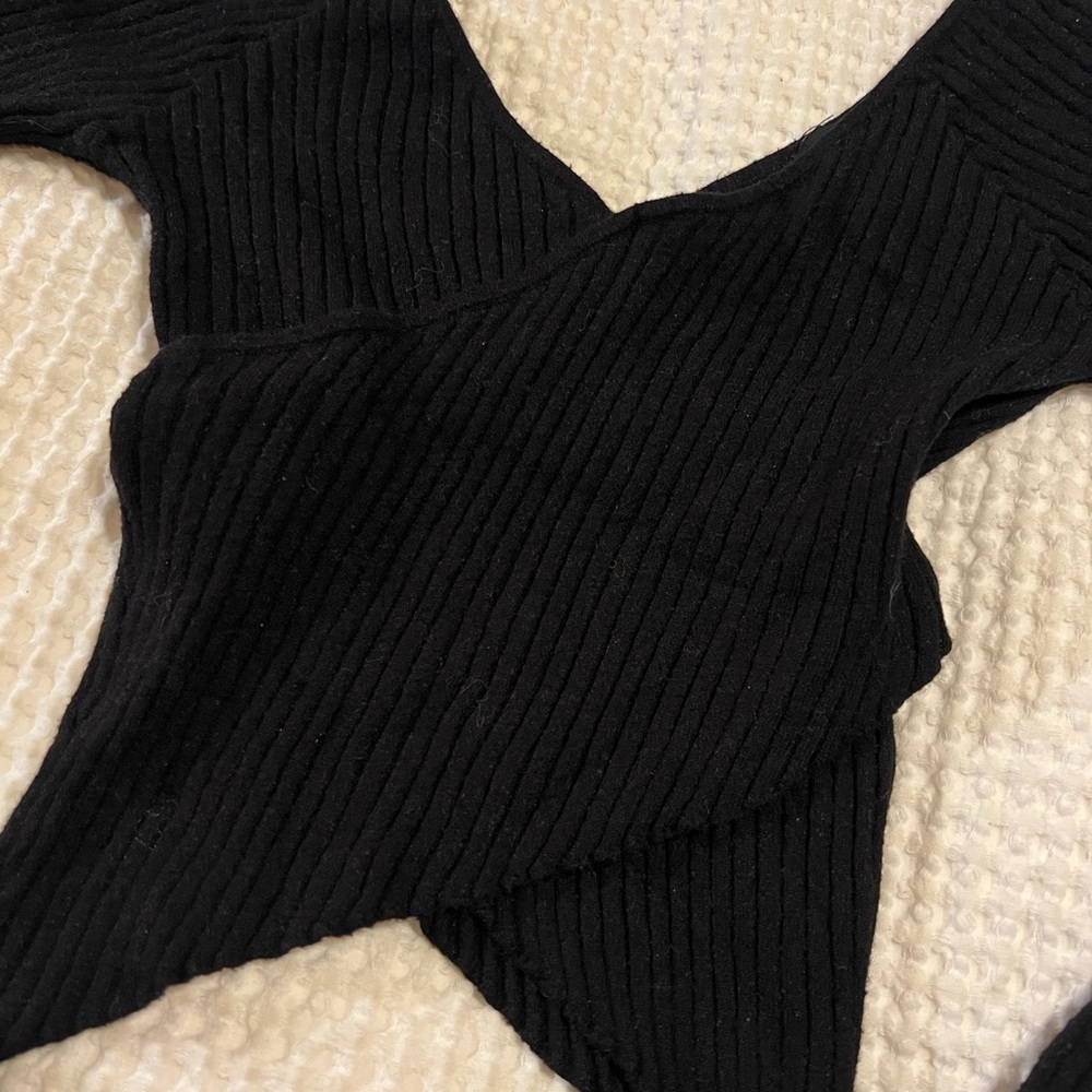 Forever 21 Black Ribbed Knit Top - Picture 3 of 4